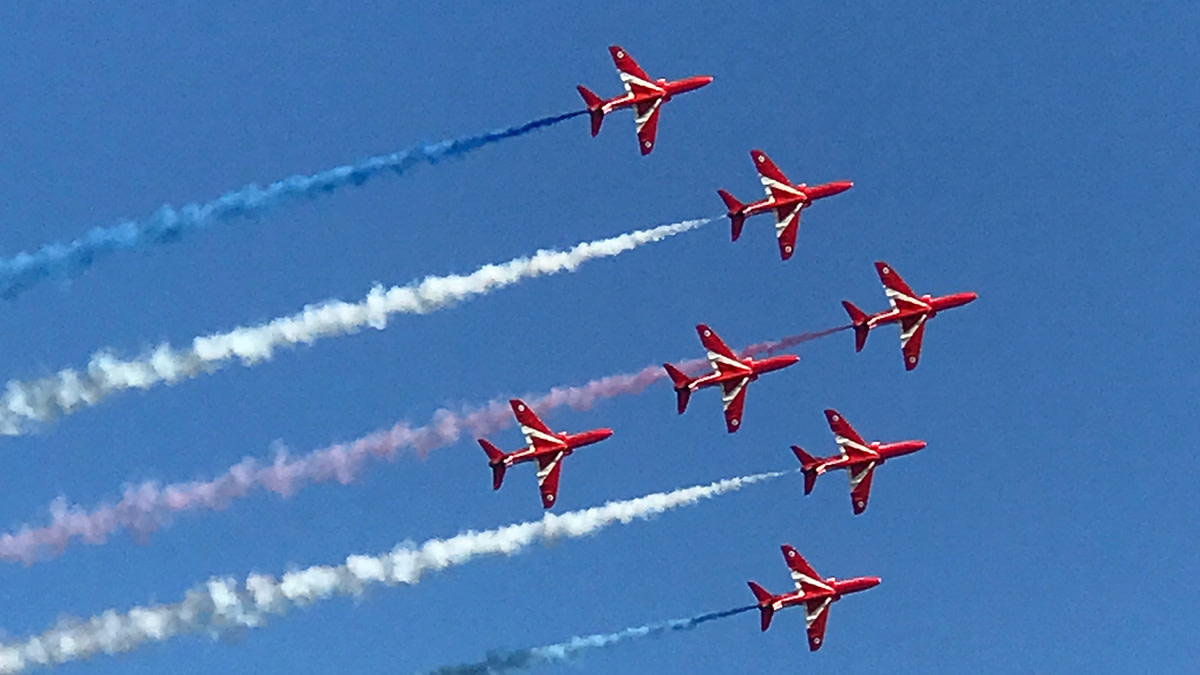 7 Red arrow -flygplaner.